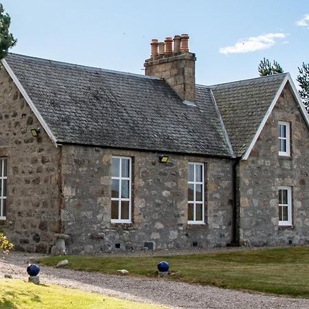 Dava School House Panzió Grantown-on-Spey Kültér fotó